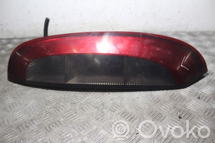 Opel Corsa C Aizmugurējais lukturis virsbūvē 
