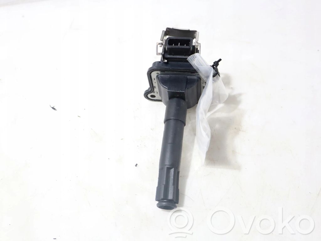 Audi A4 S4 B5 8D Cewka zapłonowa wysokiego napięcia 