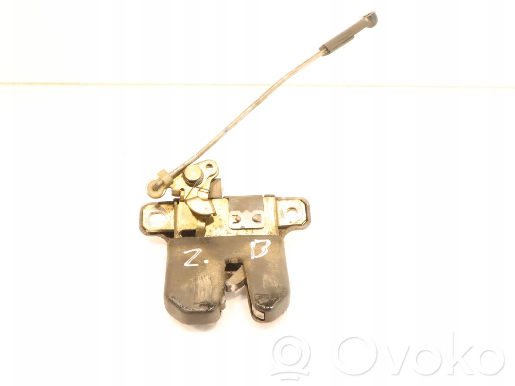 Volkswagen PASSAT B5 Blocco/chiusura/serratura del portellone posteriore/bagagliaio