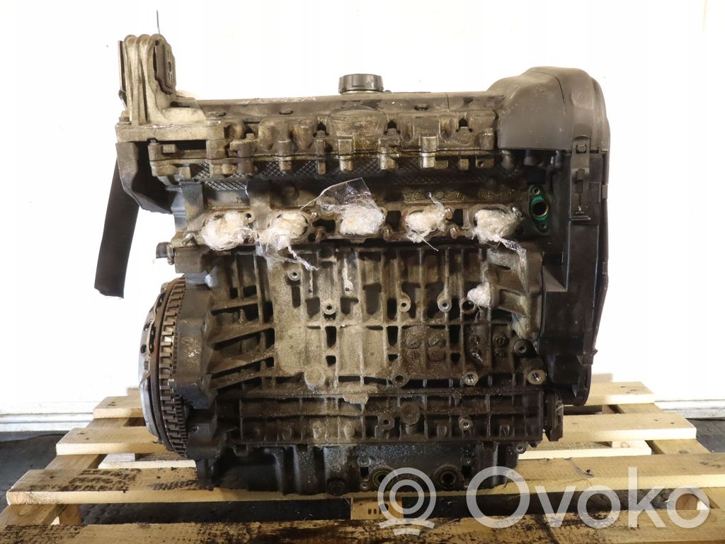 Moottori   B5244S