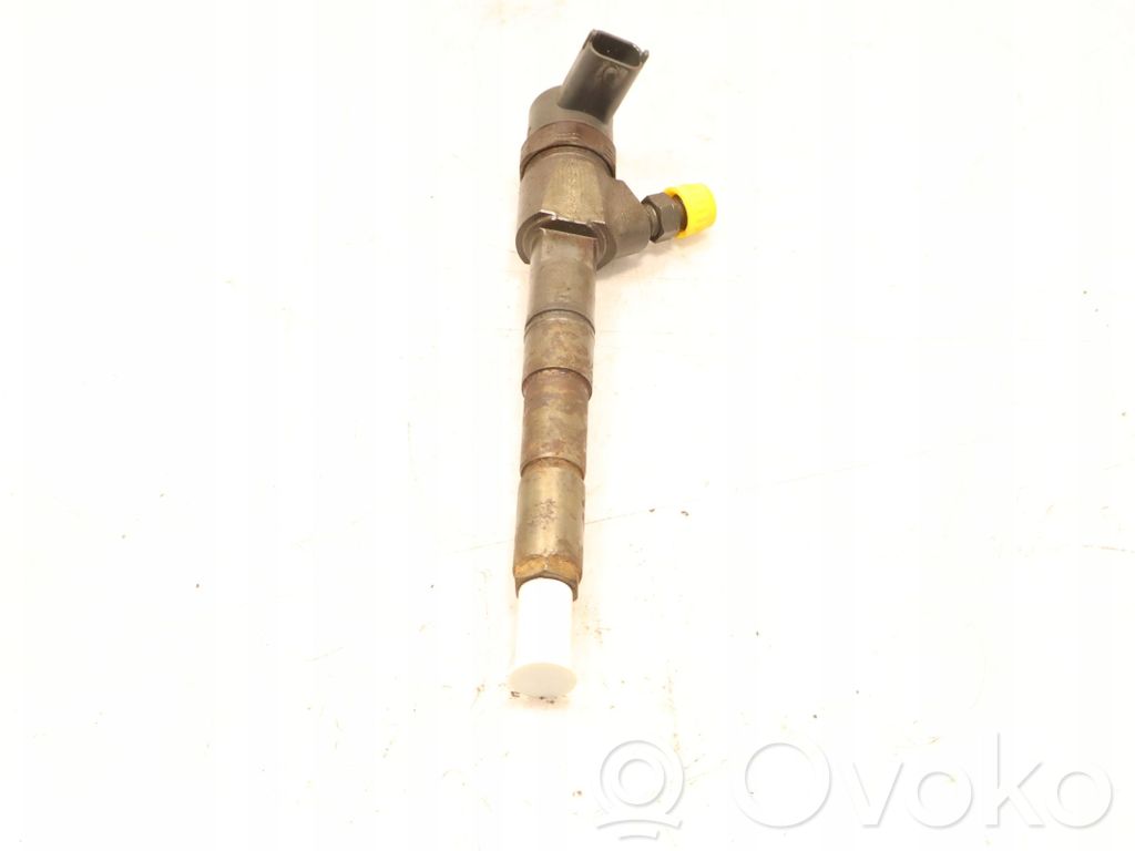 Wtryskiwacz paliwa   0445110327