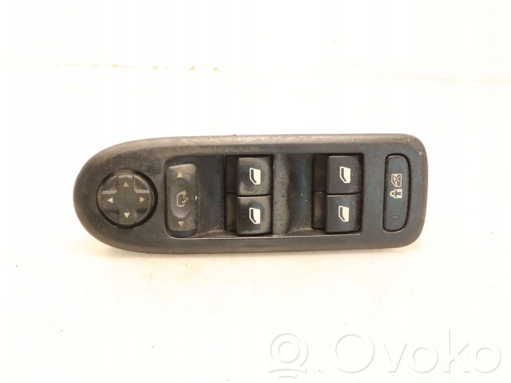 Electric window control switch   96660258XT