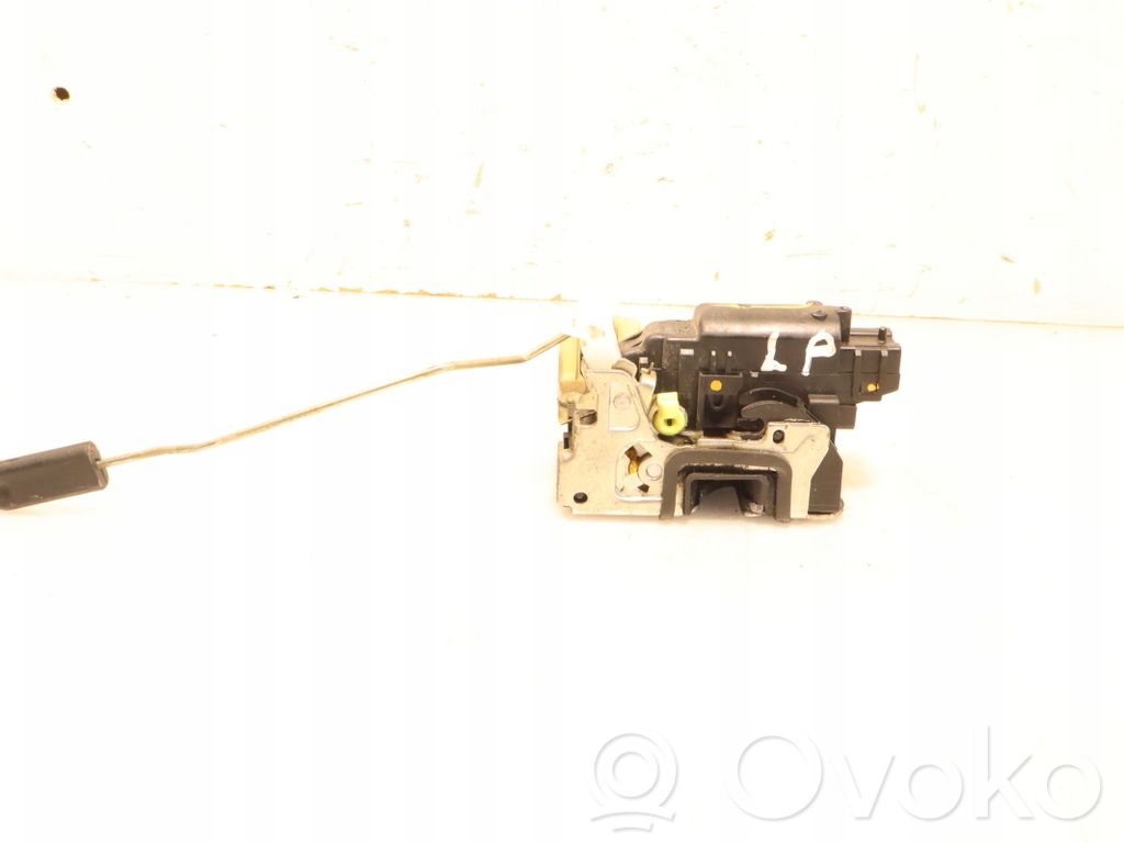 Dacia Duster Front door lock 