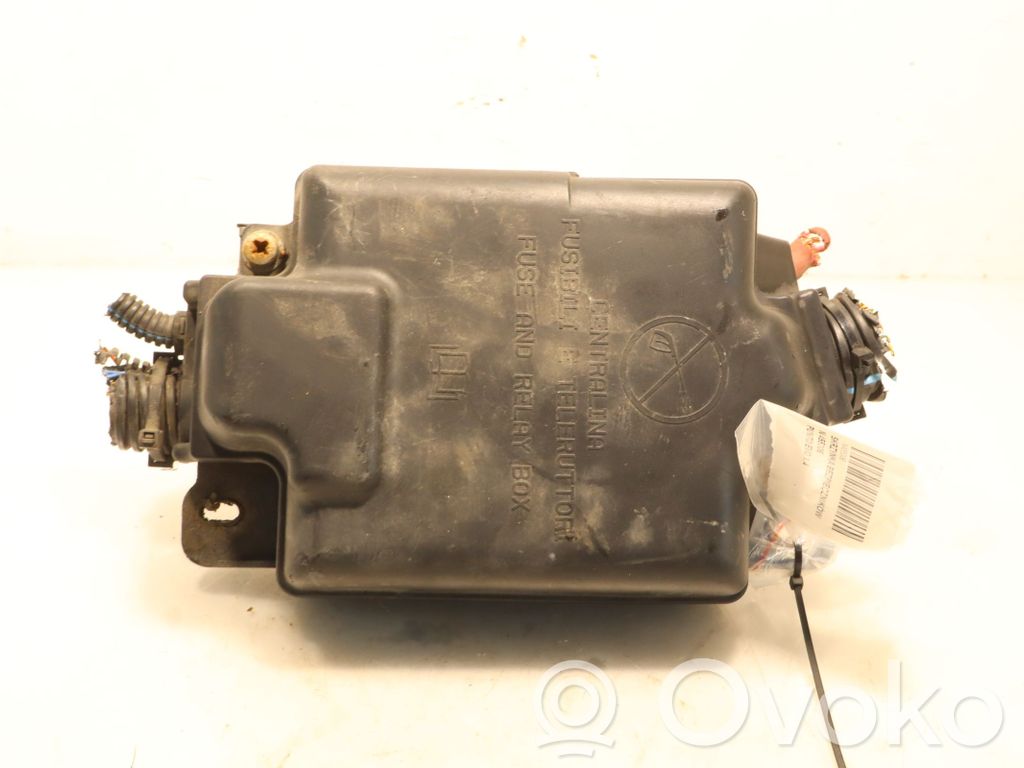 Fiat Punto Evo Juego de caja de fusibles 