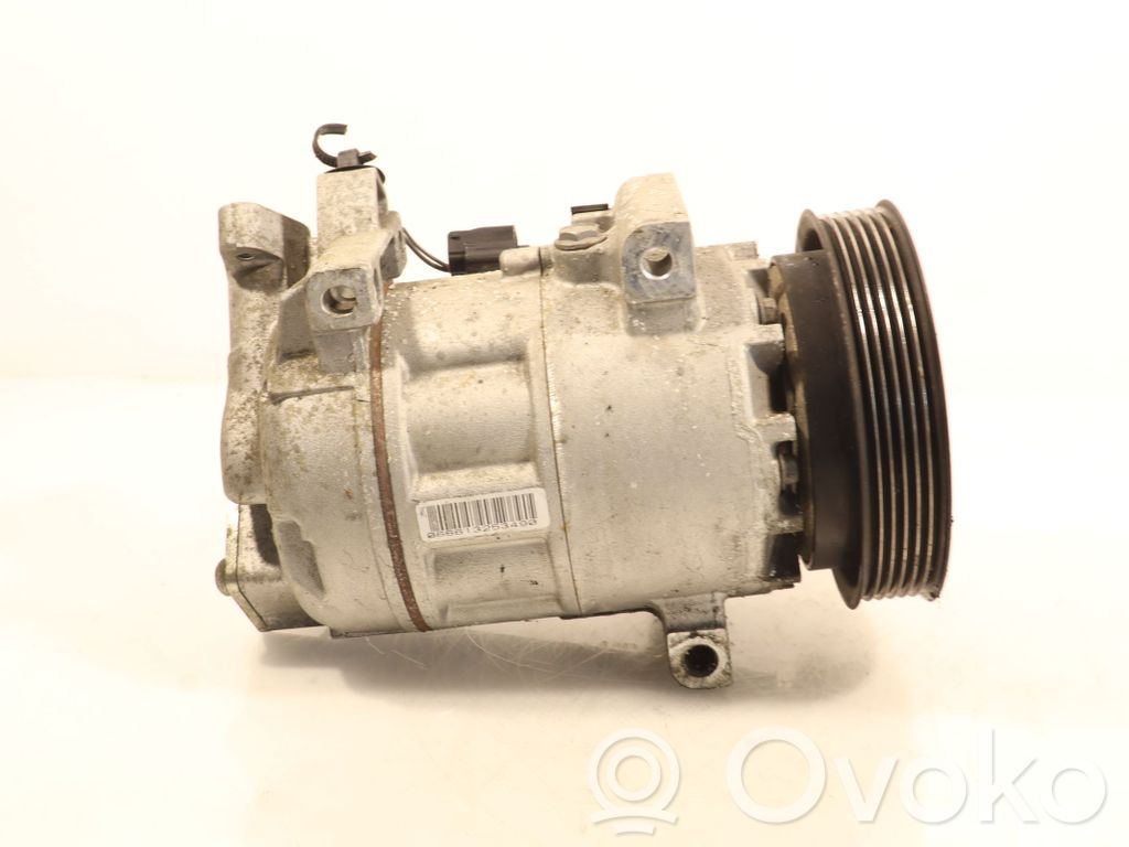 Renault Clio IV Air conditioning (A/C) compressor (pump) 