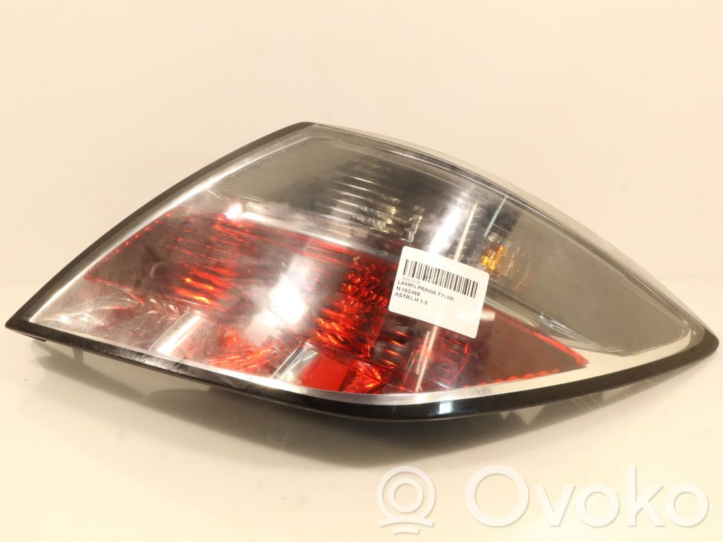 Opel Astra H Aizmugurējais lukturis virsbūvē 