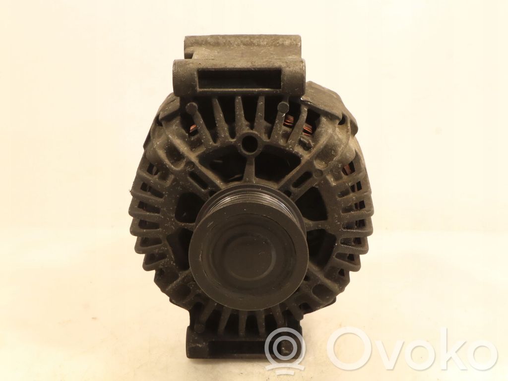 Audi A4 S4 B7 8E 8H Generatorius 