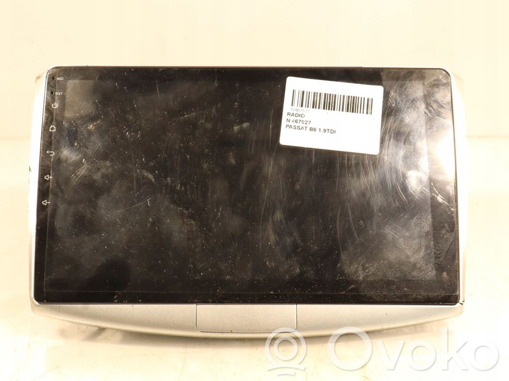 Volkswagen PASSAT B6 Radio/GPS head unit trim 