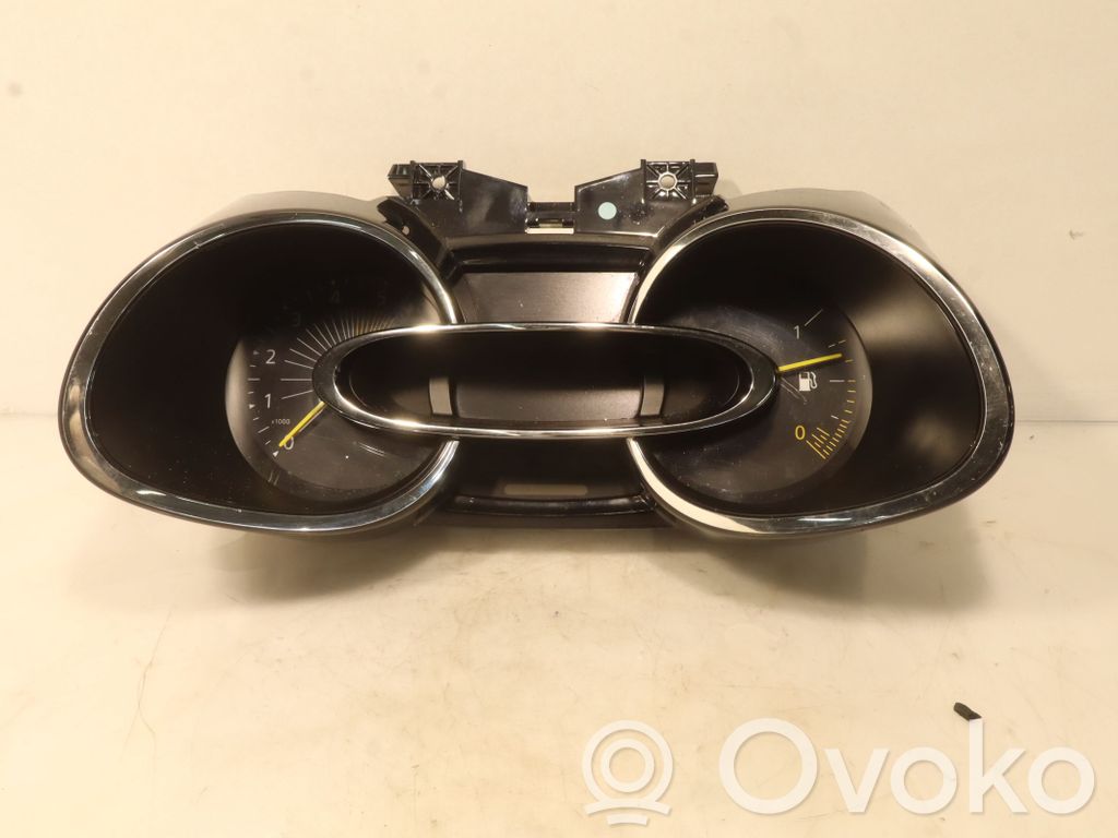 Renault Clio IV Clock 