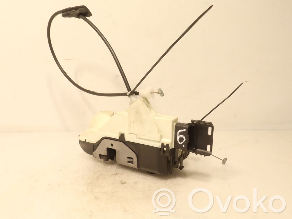 Peugeot 308 Front door lock 