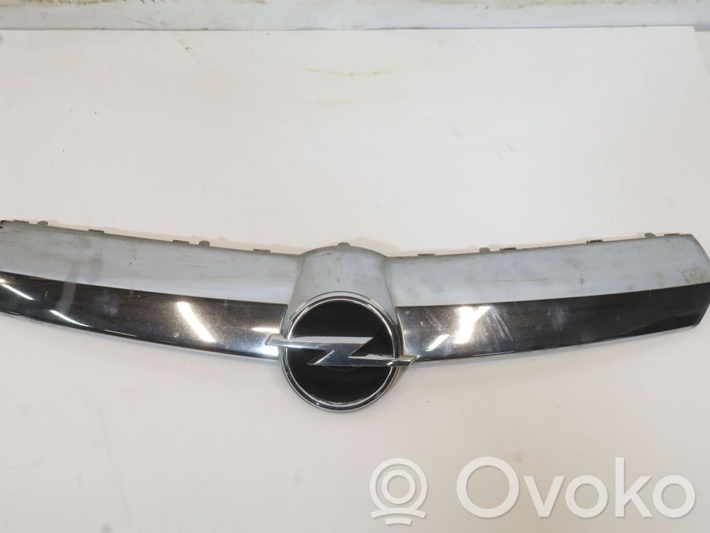 Opel Corsa D Etusäleikkö 