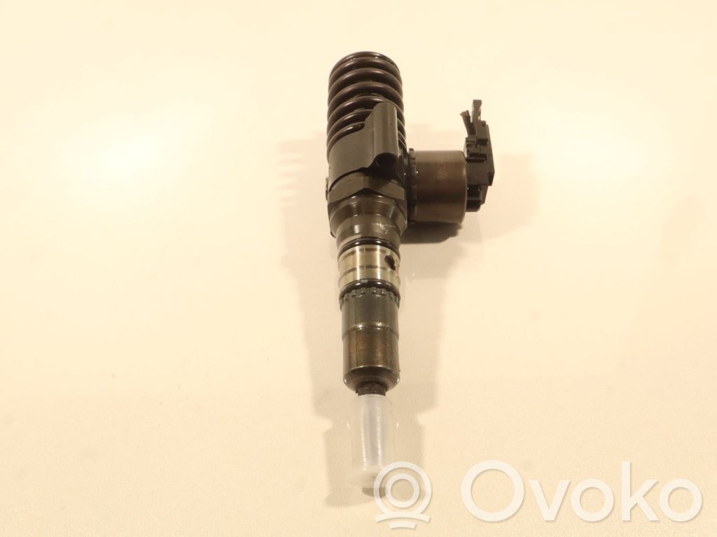 Audi A4 S4 B7 8E 8H Injector combustibil 