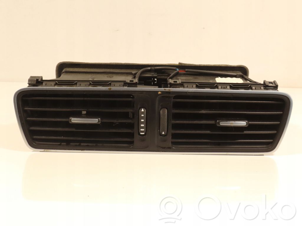 Volkswagen PASSAT B7 Ramă grilă ventilație bord
