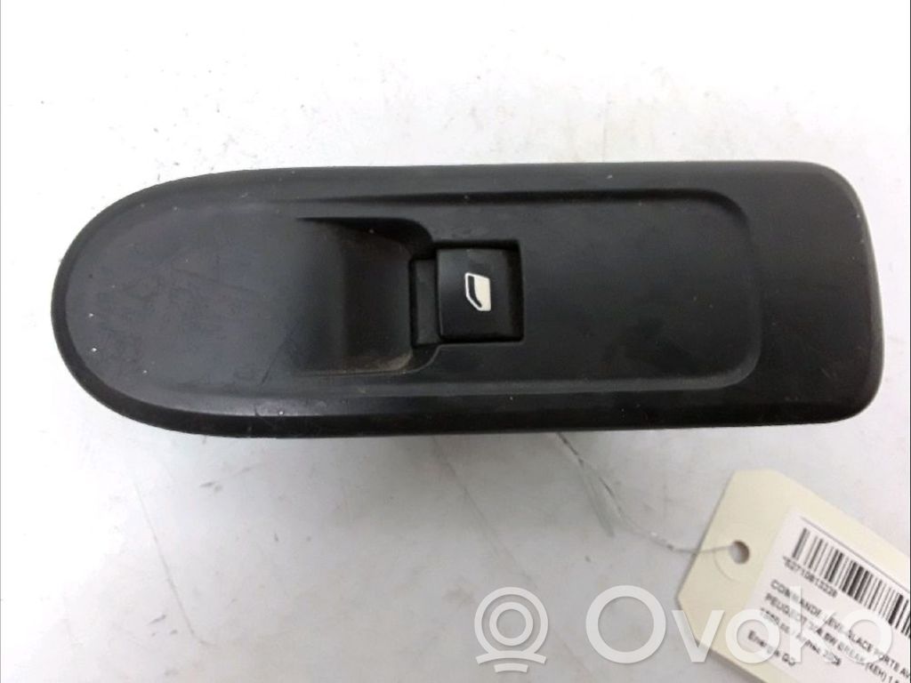 Peugeot 308 Electric window control switch 