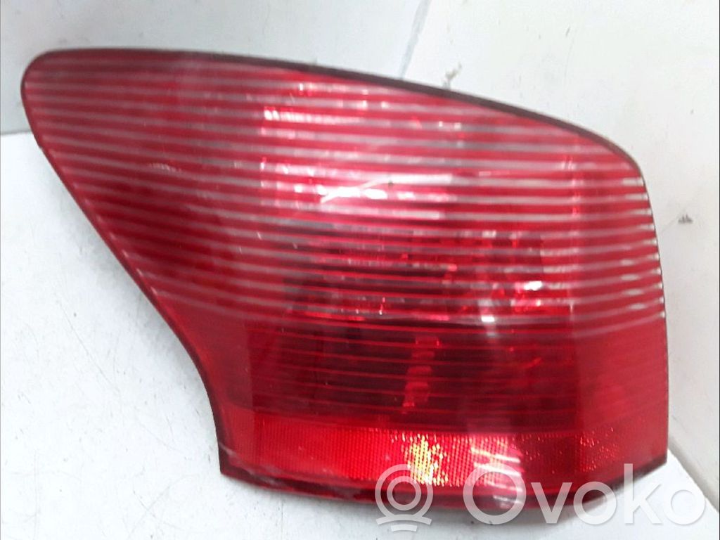 Peugeot 407 Задний фонарь в кузове 