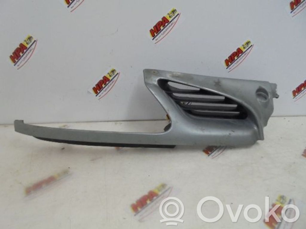 Renault Megane I Front bumper upper radiator grill 