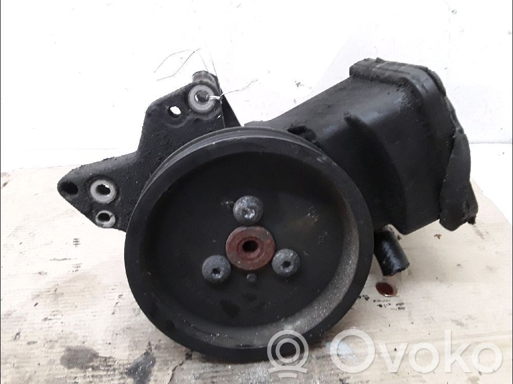 BMW 5 E60 E61 Ohjaustehostimen pumppu 