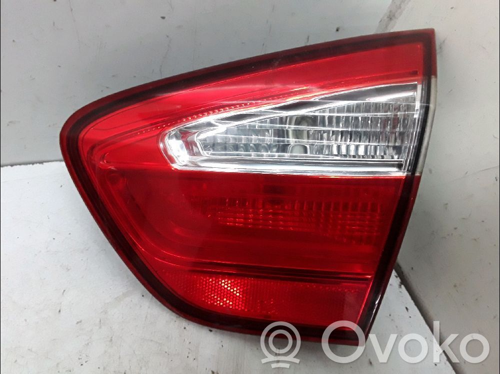 KIA Rio Takaluukun takavalot 