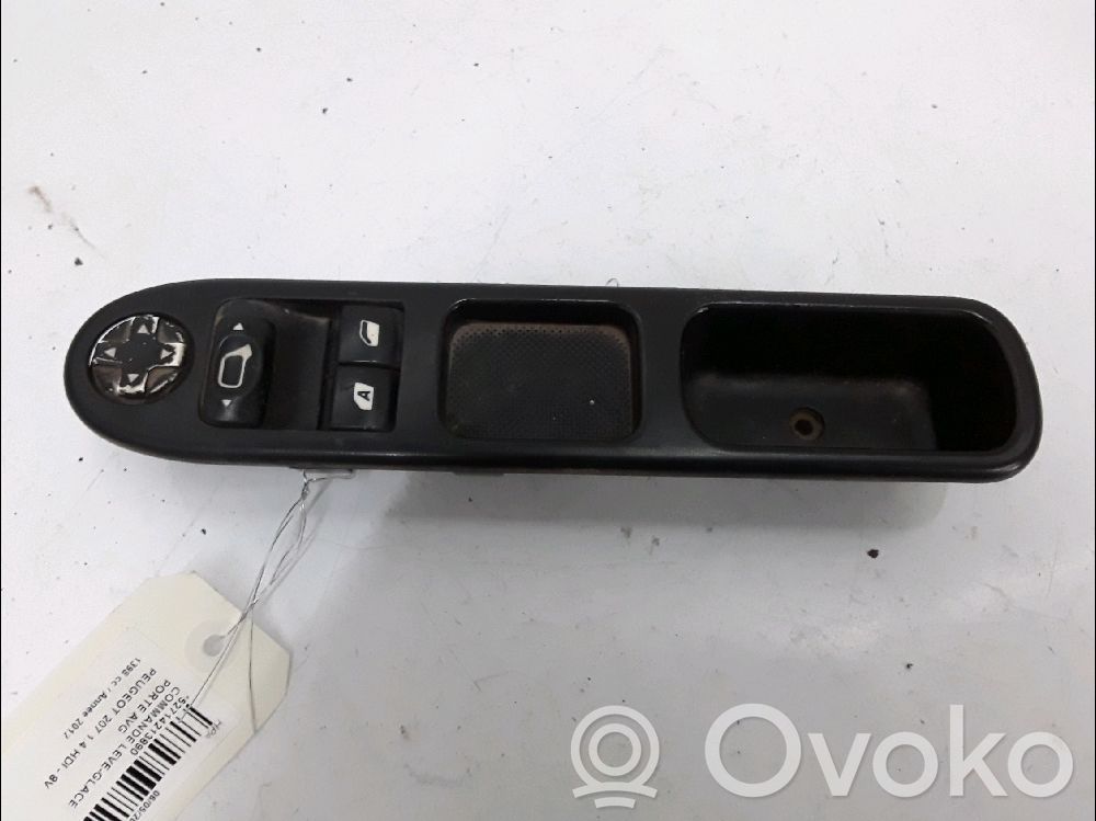 Peugeot 207 Electric window control switch 