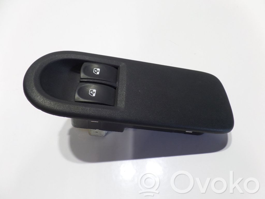 Renault Clio III Electric window control switch 