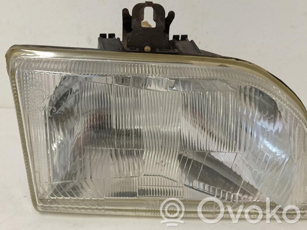Ford Fiesta Headlight/headlamp 