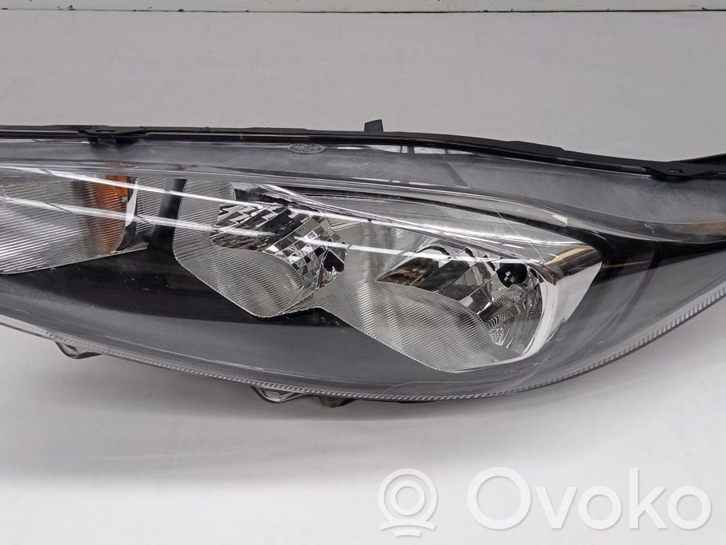 Ford Fiesta Headlight/headlamp 