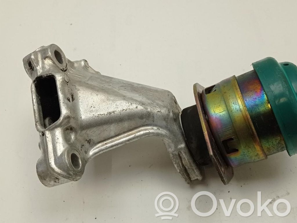 Citroen C5 Engine mounting bracket 