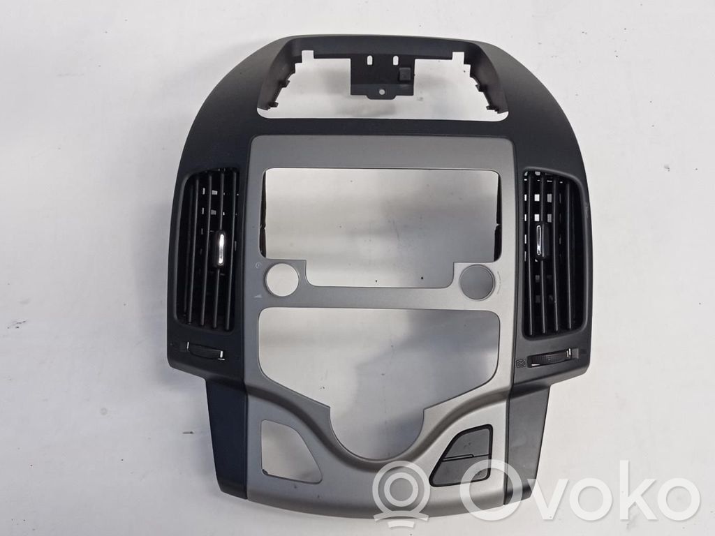 Hyundai i30 Embellecedor de la consola central 