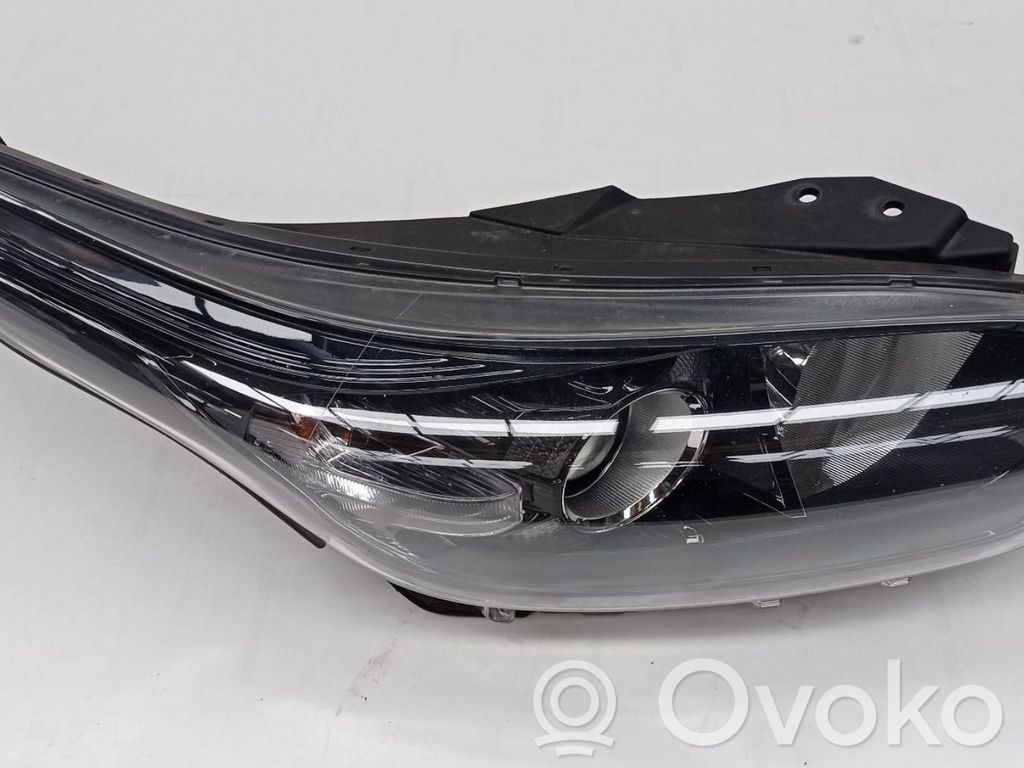 KIA Ceed Headlight/headlamp 