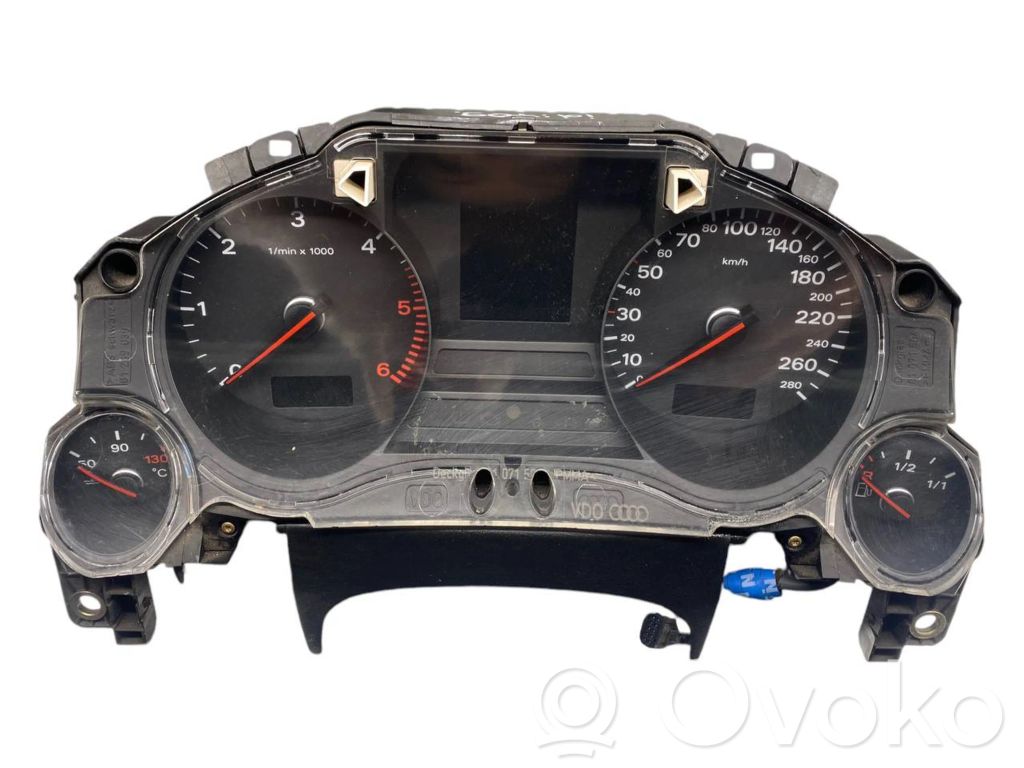 Speedometer (instrument cluster)   4E0920900K,4A0910900K
