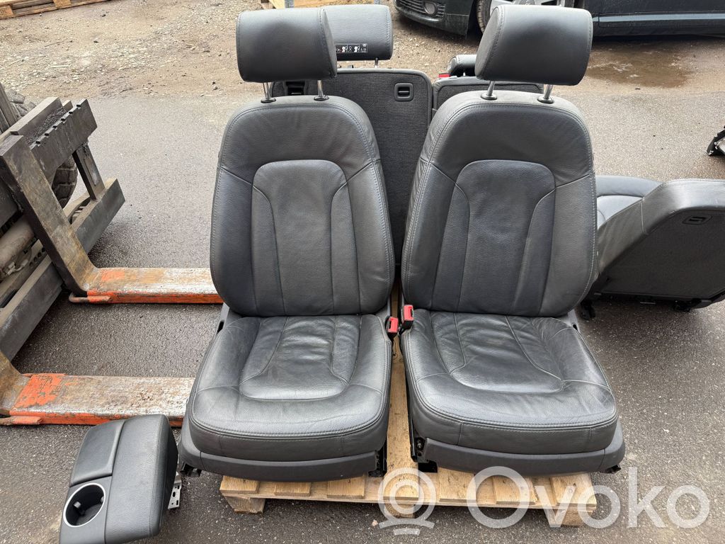 Seat set