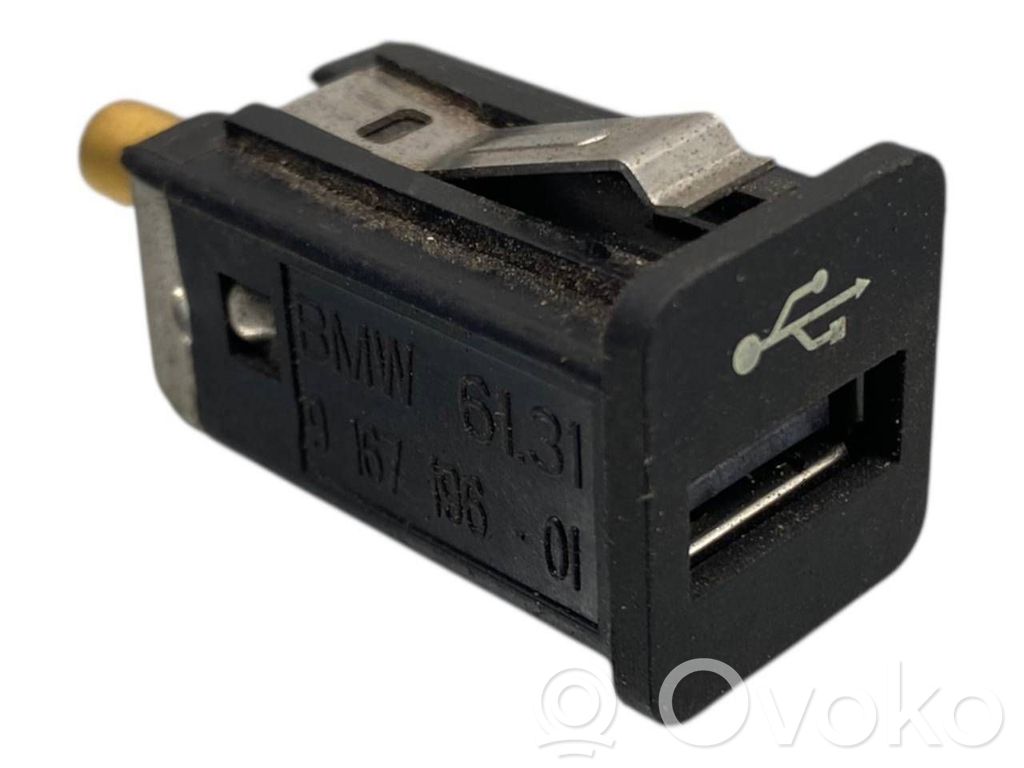 BMW 7 F01 F02 F03 F04 USB-pistokeliitin 