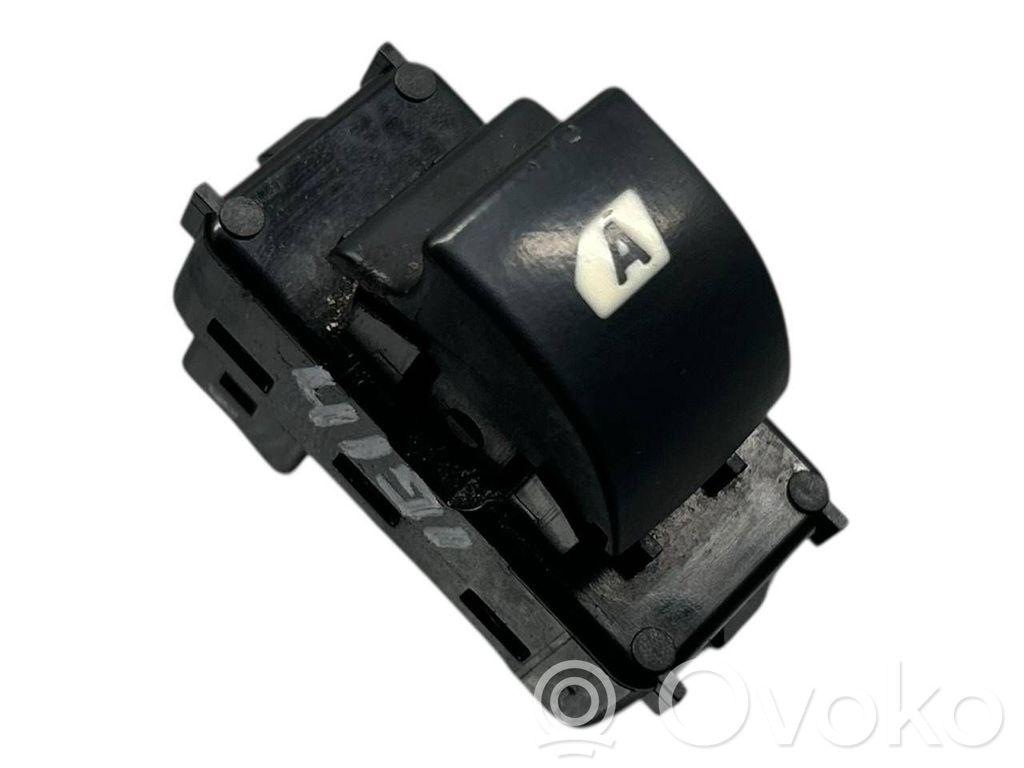 Citroen Berlingo Electric window control switch 