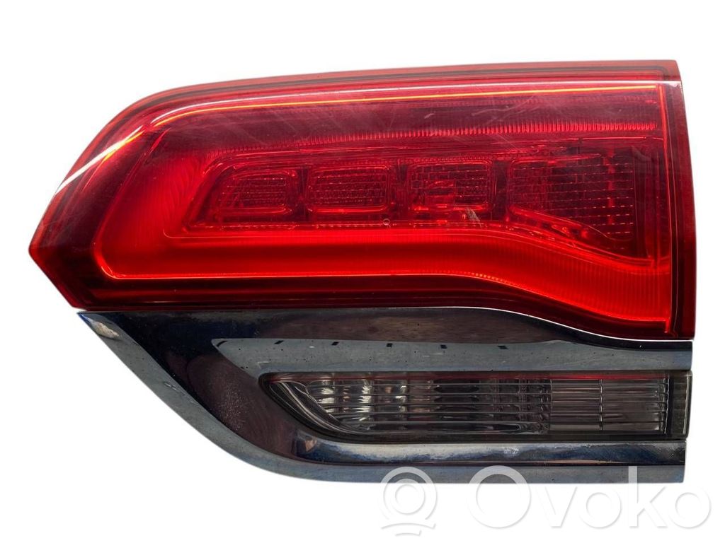 Jeep Grand Cherokee Lampă spate în capacul portbagajului 