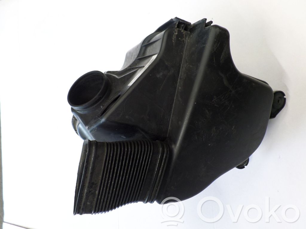 BMW 1 E81 E87 Air filter box 