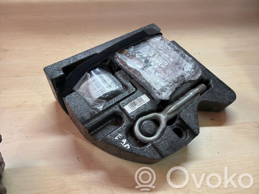 BMW X1 E84 Tool box 