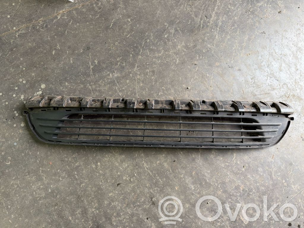 Opel Vivaro Grilă inferioară bară față 
