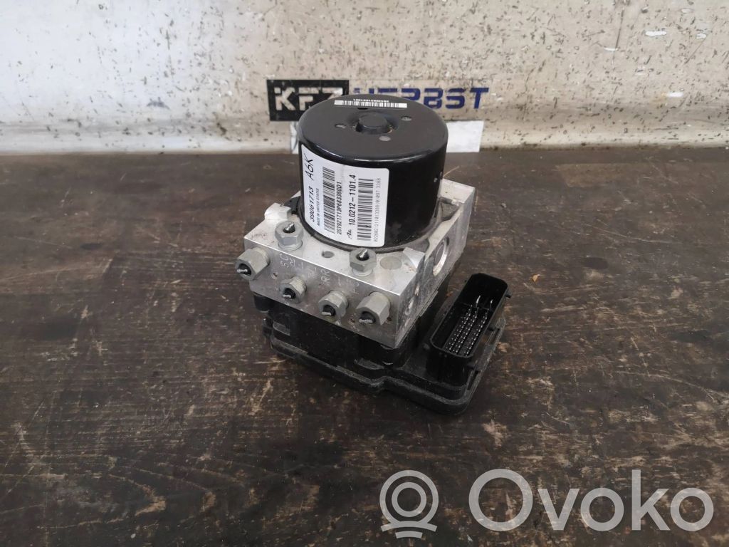 Opel Zafira C Bomba de ABS 