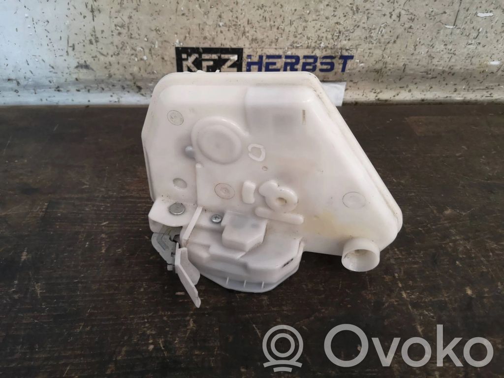 Mazda 2 Front door lock 