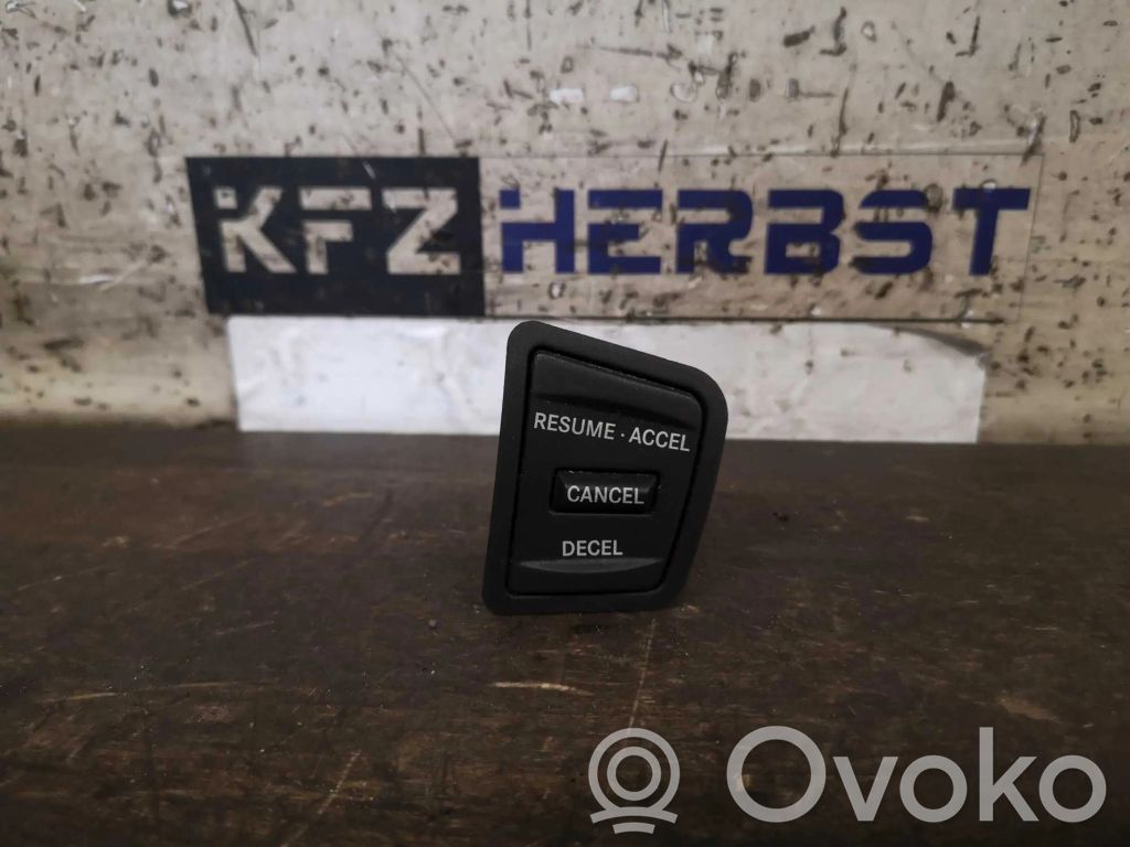 Jeep Grand Cherokee (WK) Cruise control switch 