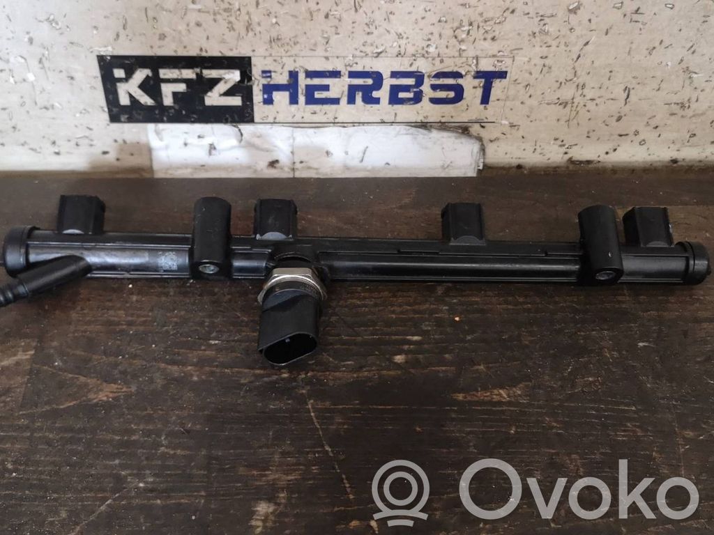 Volkswagen Polo V 6R Listwa wtryskowa 