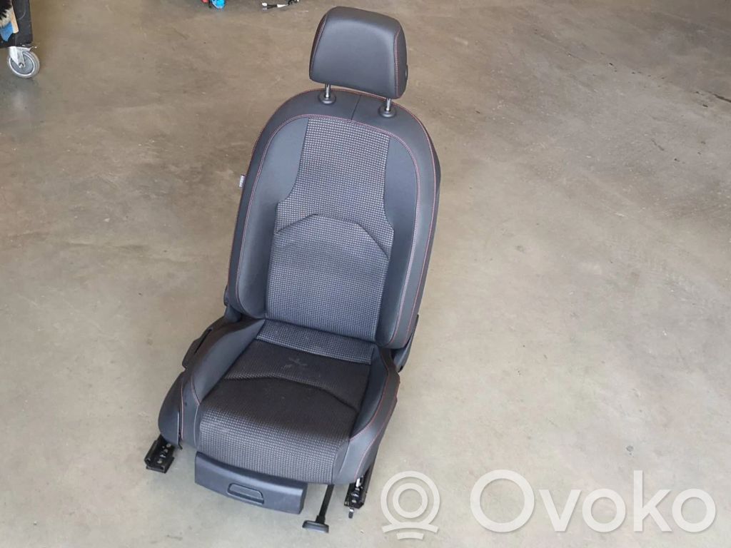 Seat Leon (5F) Beifahrersitz 