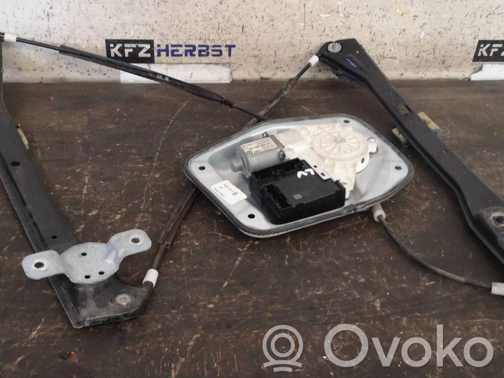 Volkswagen Golf VI Meccanismo di sollevamento del finestrino anteriore senza motorino 