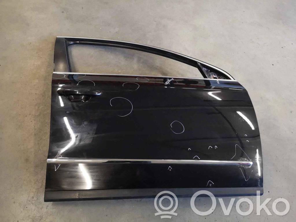 Volkswagen PASSAT B6 Drzwi przednie 