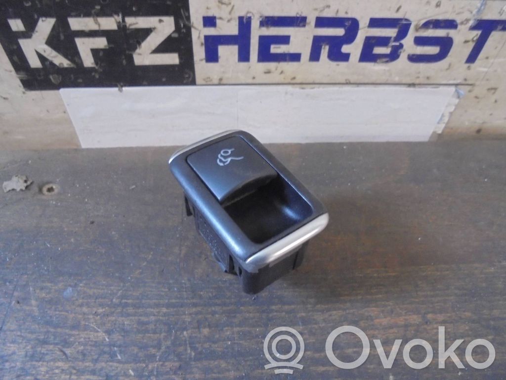Mercedes-Benz E AMG W212 Fuel tank opening switch 