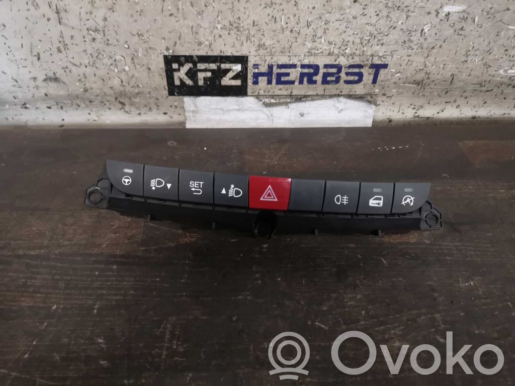 Fiat Punto (199) Botón interruptor de luz de peligro 