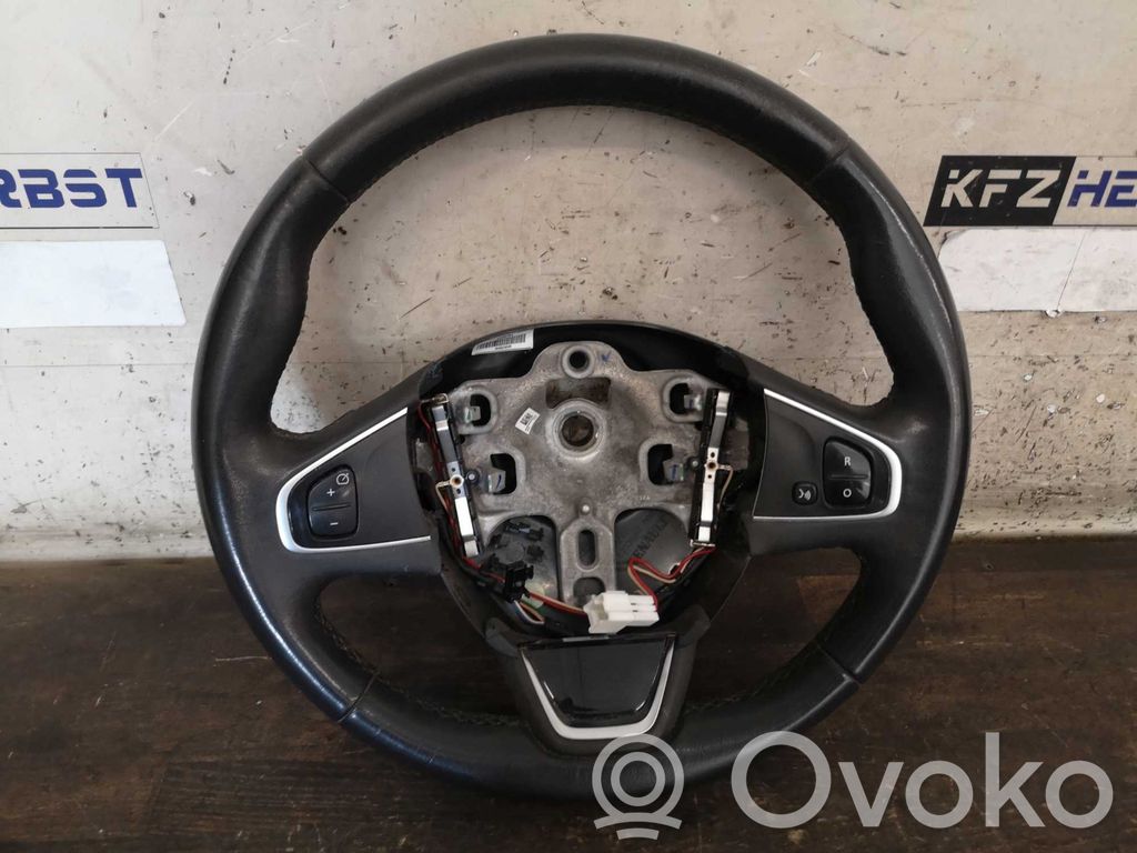 Renault Clio IV Ohjauspyörä 