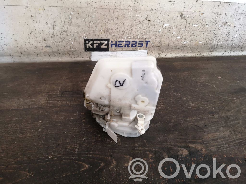 Mazda 2 Front door lock 