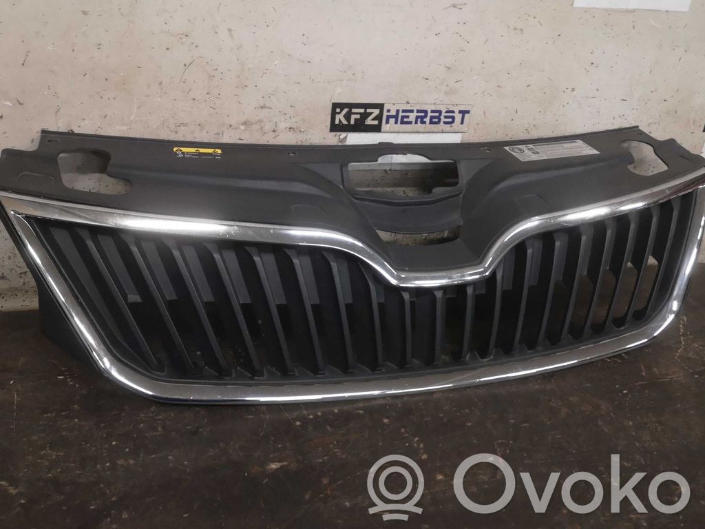 Skoda Rapid (NH) Grilă față