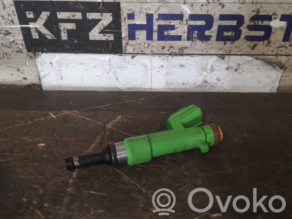 Inyector de combustible   1571081PV0,1571081PV0,1571081PV0